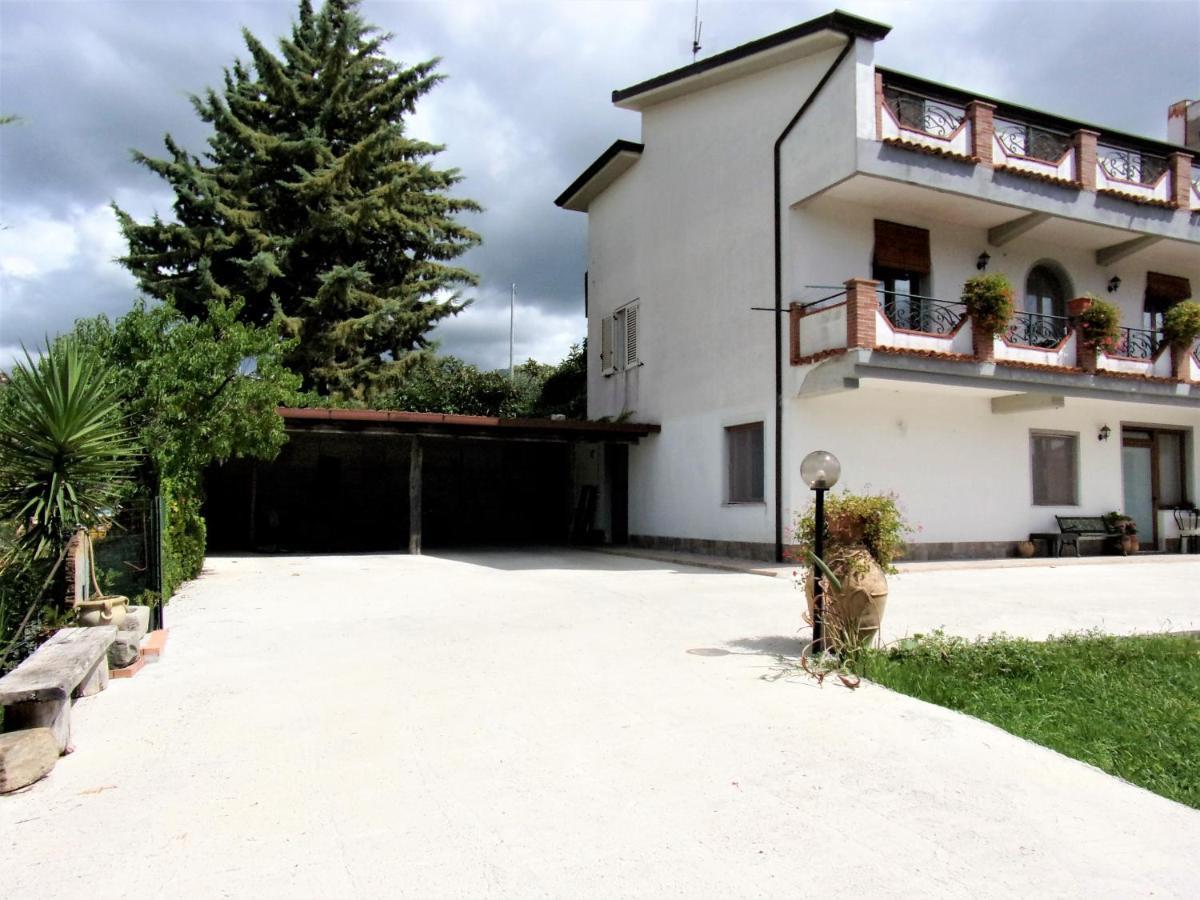 Villa Ruggiero "Casa Vacanze" Vallo della Lucania Exterior foto